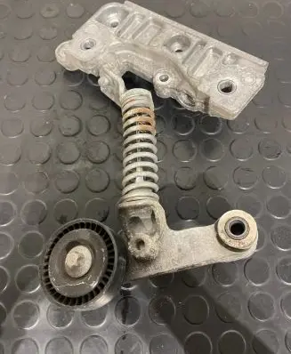 Mercedes-Benz CLA C117 X117 W117 Generator/alternator bracket A6512200607