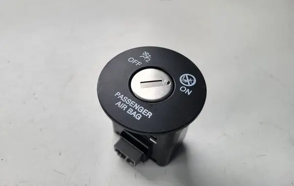 Hyundai Kona I Passenger airbag on/off switch 