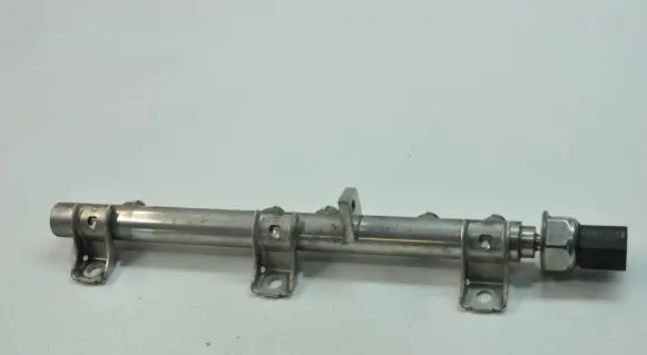 BMW 3 E90 E91 Fuel main line pipe 7562474 7537319
