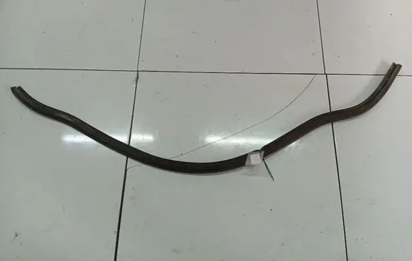 Volkswagen Golf V Engine compartment rubber 