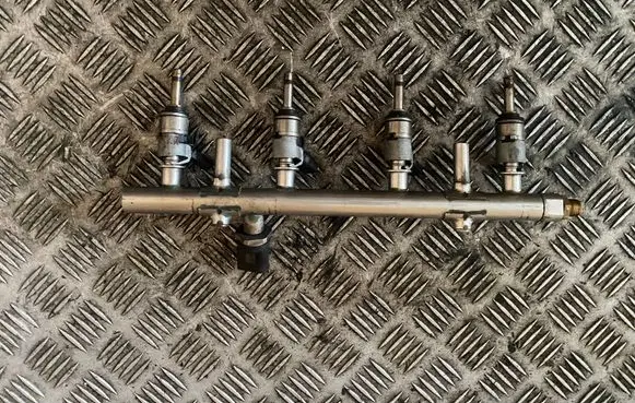 Volkswagen Golf VII Fuel main line pipe