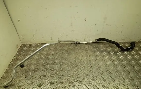 Engine coolant pipe/hose