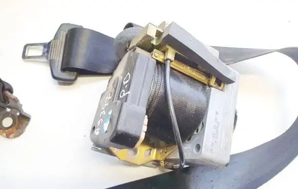 Skoda Octavia Mk1 (1U) Front seatbelt 1u4857702c 00064786