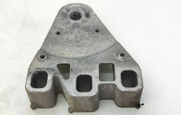Volkswagen Transporter - Caravelle T6 Engine mounting bracket 7E0199207