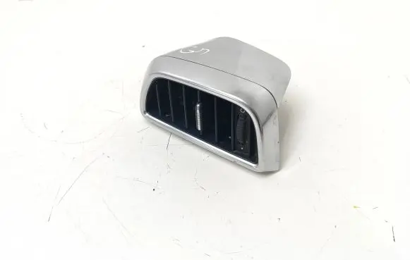Rear air vent grill