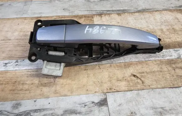 Opel Zafira B Rear door exterior handle