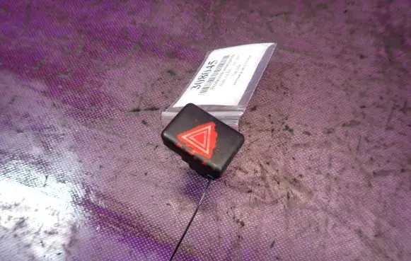 Audi A4 S4 B6 8E 8H Hazard light switch 8E0941509