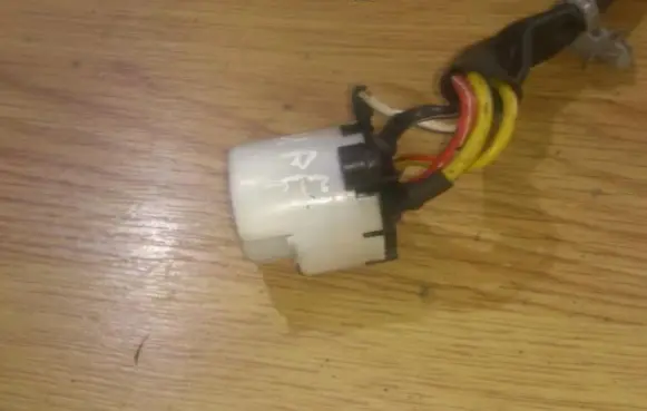 Hyundai Coupe Ignition lock contact 845522