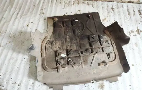 Engine splash shield/under tray