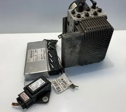 Mercedes-Benz E W211 ABS Pump A0054319612 0265950119 0265250110
