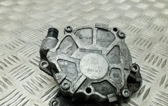 Volkswagen PASSAT B7 Vacuum pump 03L145100F