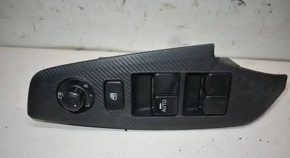 Mazda 3 II Electric window control switch BHR966350