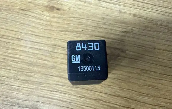 Opel Insignia A Other relay 13500113