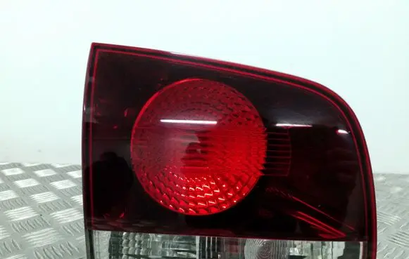 Tailgate rear/tail lights