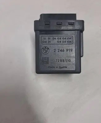 BMW 5 E39 Glow plug pre-heat relay 2246919