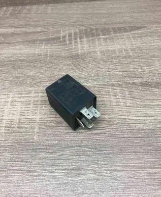 Volkswagen Golf V Other relay 321955531A