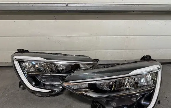 Renault Arkana Headlights/headlamps set 260102483R