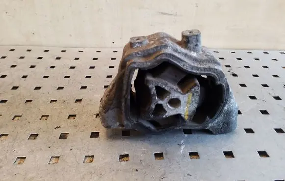 Volvo XC60 Engine mount bracket TR8070M18