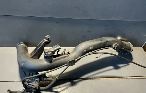 Volkswagen PASSAT B5.5 Intercooler hose/pipe 8D0145840S 8E0145762C PA66F15