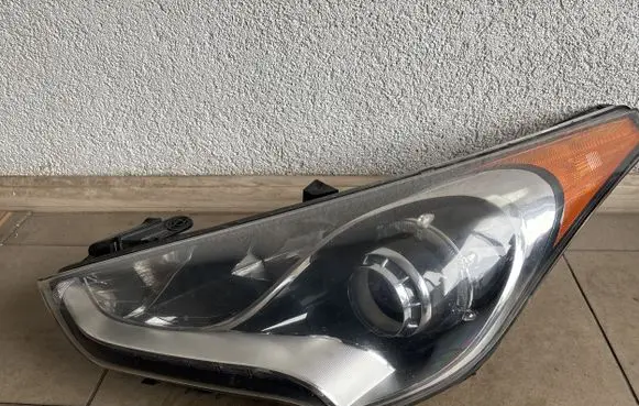 Hyundai Veloster Headlight/headlamp