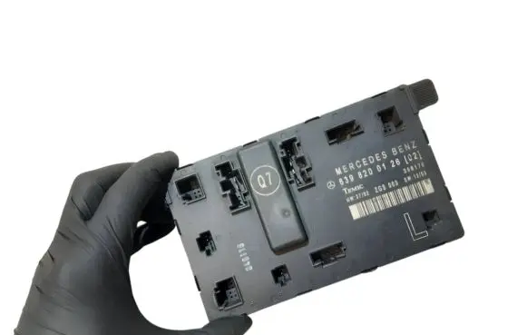 Mercedes-Benz Vito Viano W639 Door control unit/module 6398200126