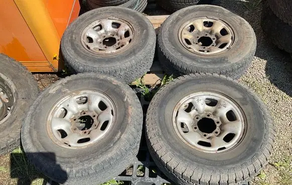 Toyota Hilux (AN10, AN20, AN30) R15 steel rim 