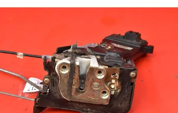 Mazda 626 Front door lock A92SPLL