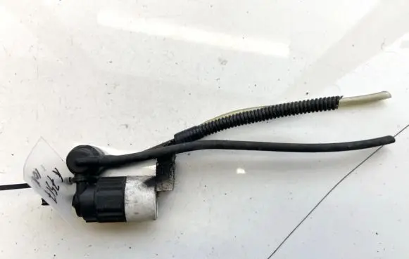Nissan Almera N16 Windscreen/windshield washer pump
