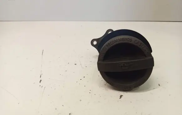 Volvo XC60 Oil filler cap 30777537