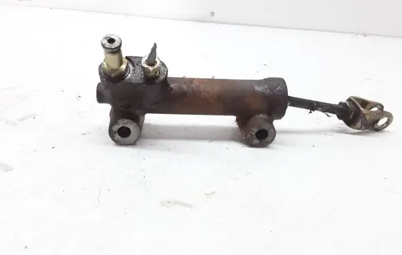 Hyundai H-100 Clutch slave cylinder 
