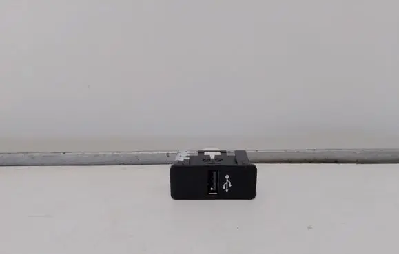 Mini Cooper Countryman R60 USB socket connector 9230248