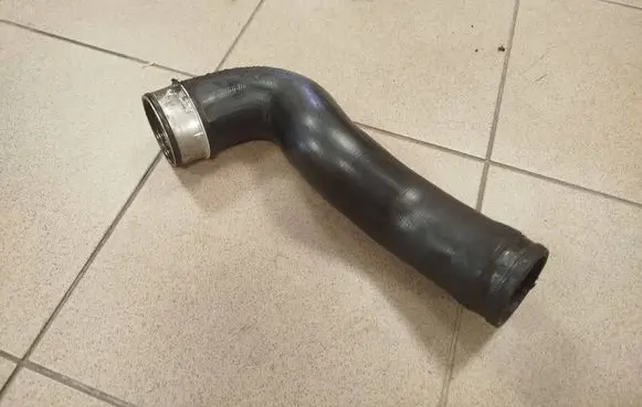 Mercedes-Benz R W251 Intercooler hose/pipe A2515280182