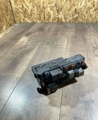 Mercedes-Benz E W211 Fuse module 2115457301 0281013722