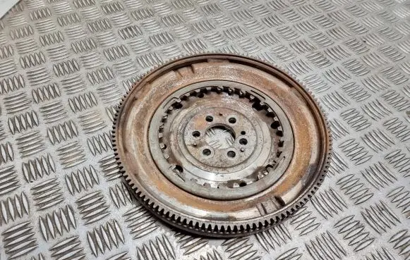 Volkswagen PASSAT B7 Flywheel 03f105266c