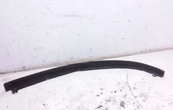 Front bumper lip