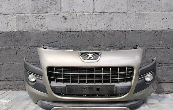 Peugeot 3008 I Front bumper