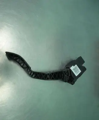 Citroen C4 II Accelerator throttle pedal 1627187 86ET16