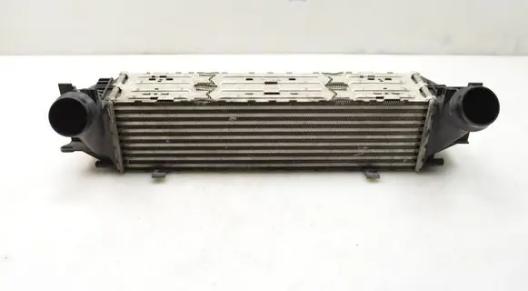 BMW 5 F10 F11 Intercooler radiator 7618769