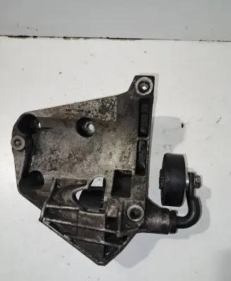 BMW 5 E60 E61 Engine mounting bracket 64557786708 7786708