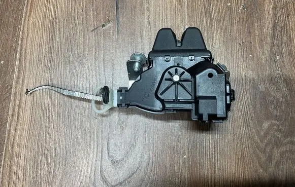 Mercedes-Benz E W213 Tailgate/trunk/boot lock/catch/latch A0997501800