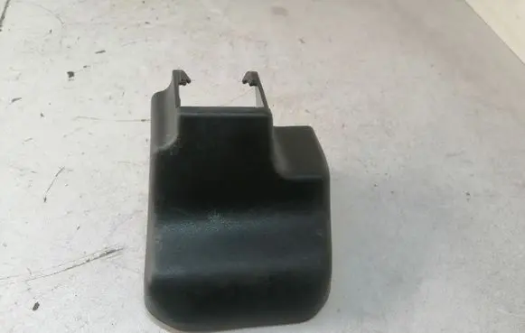 Toyota Prius+ (ZVW40) Rear seat rail trim cover 7212347030