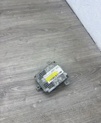 Volkswagen PASSAT B7 Headlight ballast module Xenon 8K0941597B 4UM15436700 1036060024