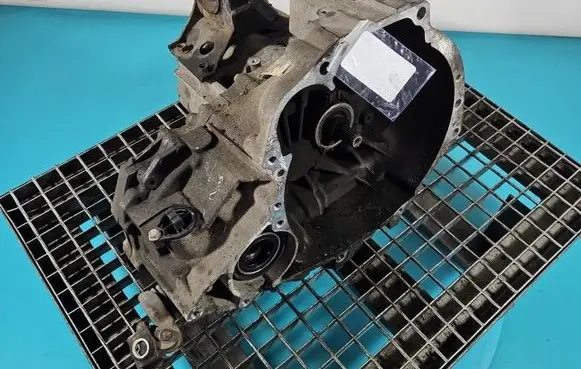 Nissan Almera N16 Manual 5 speed gearbox 4M40 IMPRK1541032
