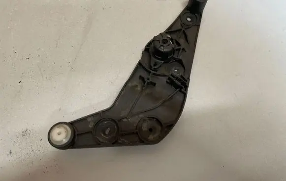 BMW 5 F10 F11 Engine bonnet (hood) release handle 9114002