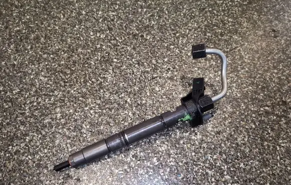 Fuel injector