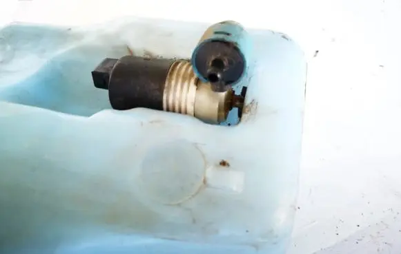 Windscreen/windshield washer pump