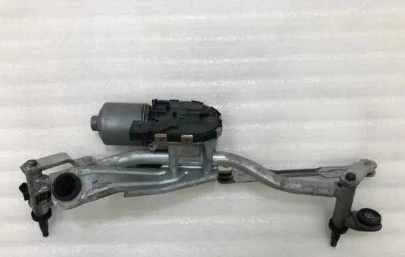 Volkswagen Touran III Front wiper linkage and motor 5TB955119A