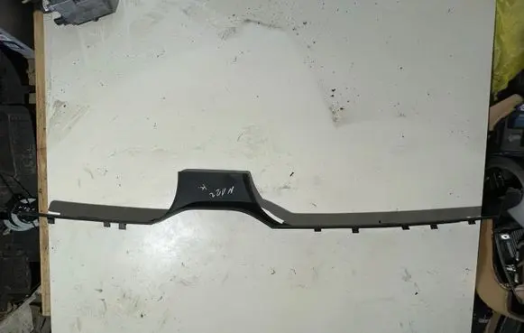Land Rover Discovery 4 - LR4 Front sill trim cover MH500170