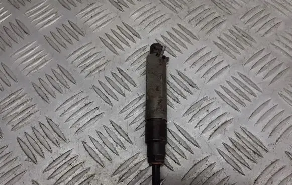 Audi A4 S4 B5 8D Fuel injector 028130202J