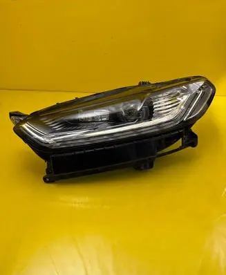 Ford Mondeo MK V Headlight/headlamp ES7313D155AH